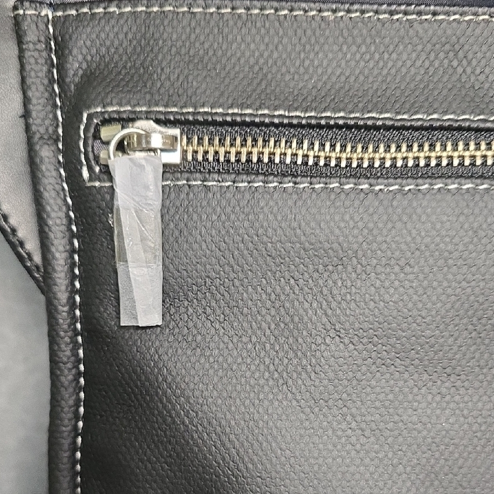 Malcolm Fontier The Entertainer Black Messenger Bag - Picture 9 of 11